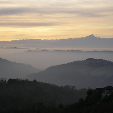 Casa Branzele Bed & Breakfast Trezzo Tinella Dış mekan fotoğraf