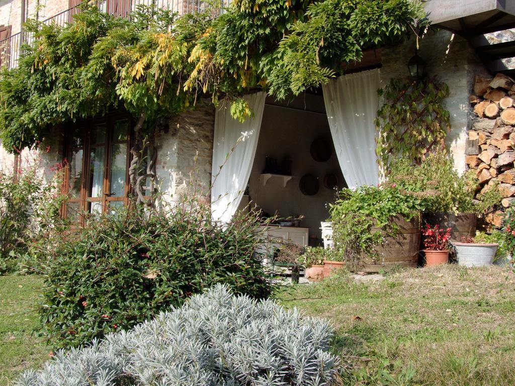 Casa Branzele Bed & Breakfast Trezzo Tinella Dış mekan fotoğraf