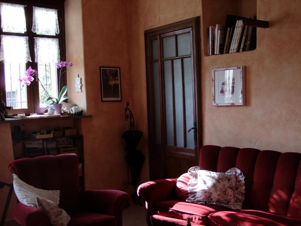 Casa Branzele Bed & Breakfast Trezzo Tinella Dış mekan fotoğraf