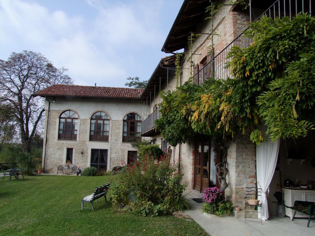 Casa Branzele Bed & Breakfast Trezzo Tinella Dış mekan fotoğraf