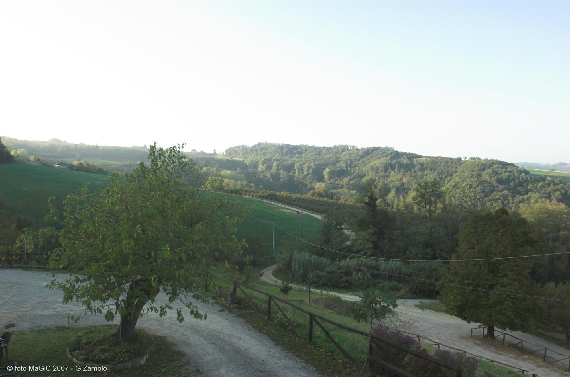 Casa Branzele Bed & Breakfast Trezzo Tinella Dış mekan fotoğraf