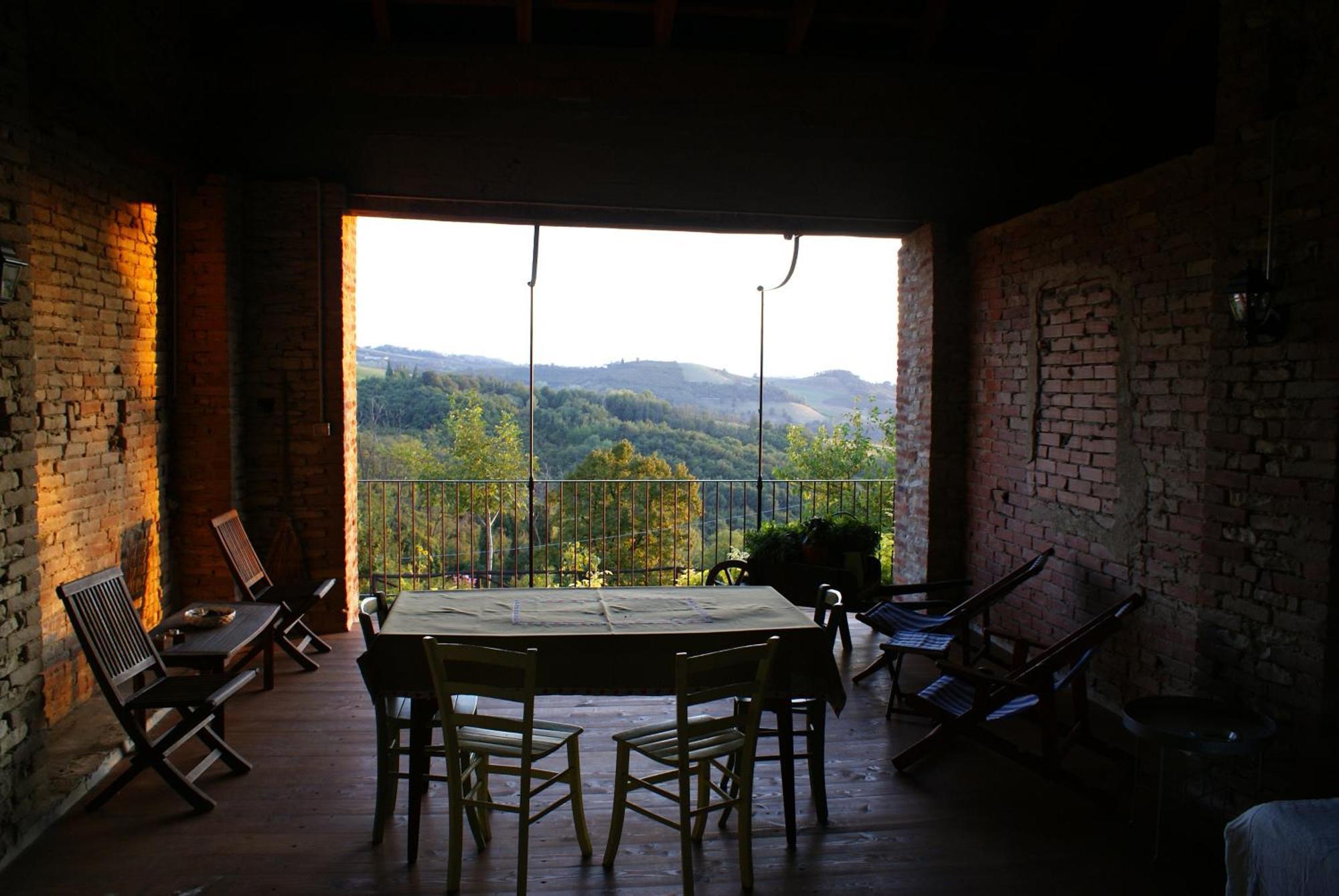 Casa Branzele Bed & Breakfast Trezzo Tinella Dış mekan fotoğraf